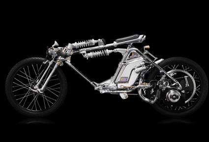 براعة يدويّة يظهرها شيكارا ناغاتا في صناعة الدرّاجة النارية شيكارا